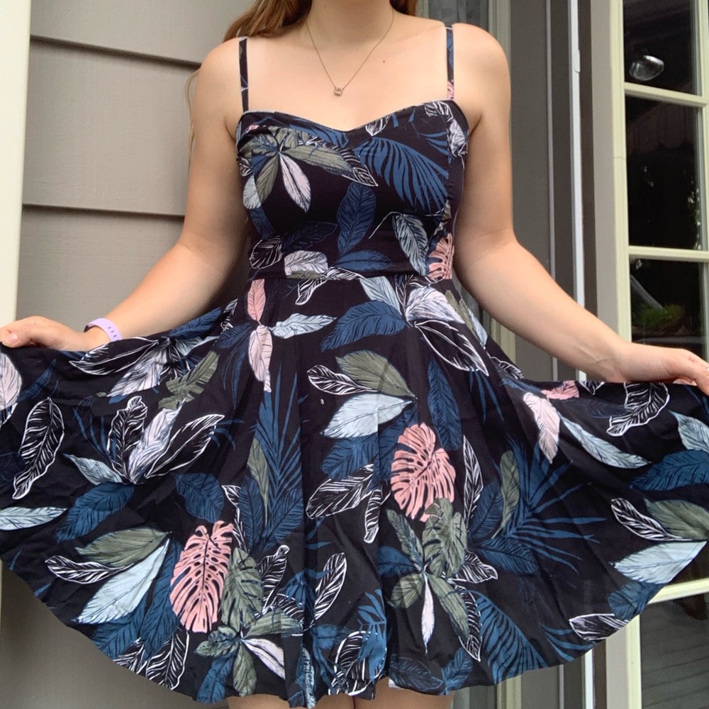 Aritzia Talula Dress Floral